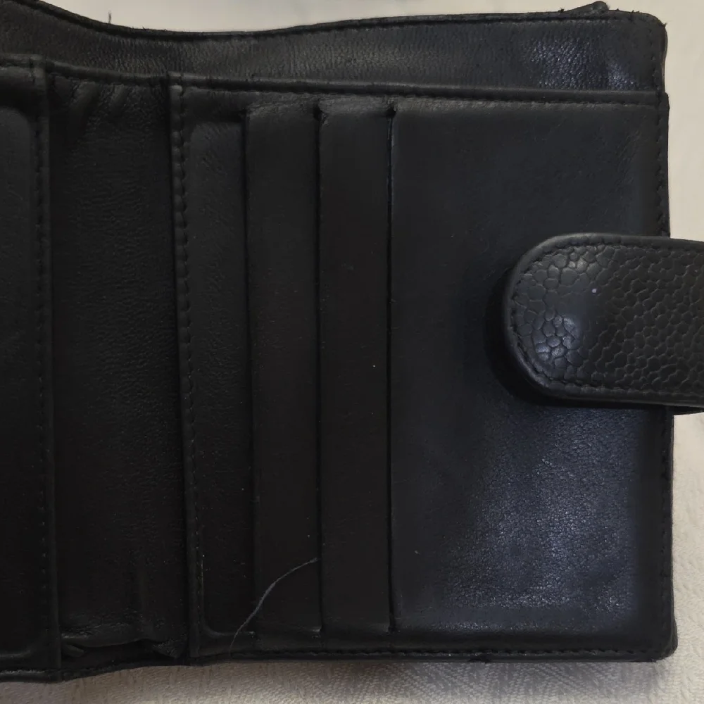 CHANEL Black Pebbled Leather Wallet - Picture 11 of 16